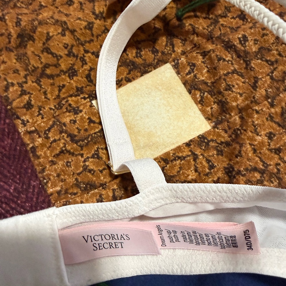Victoria's Secret White and Blue Floral Bra - Picture 3 of 4